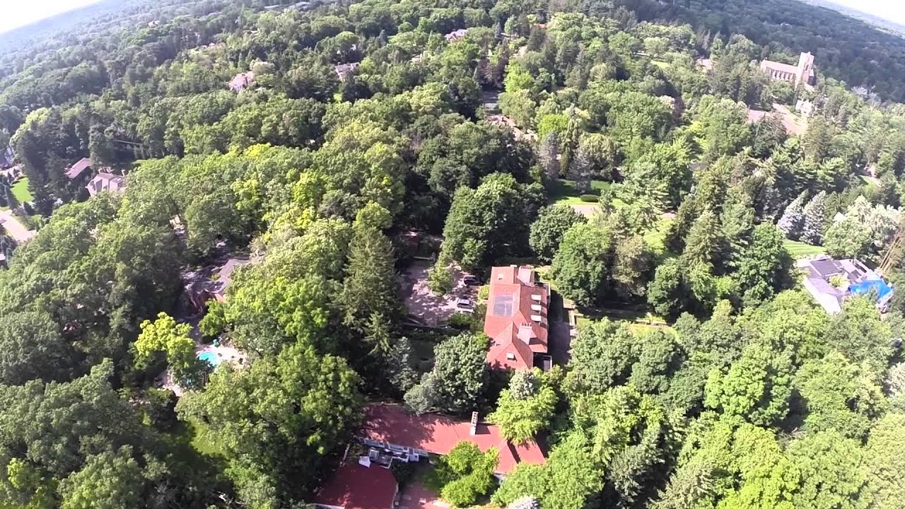 400 Dunston St, Bloomfield Hills, MI