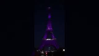 La torre Eiffel homenajea a las victimas de covid19