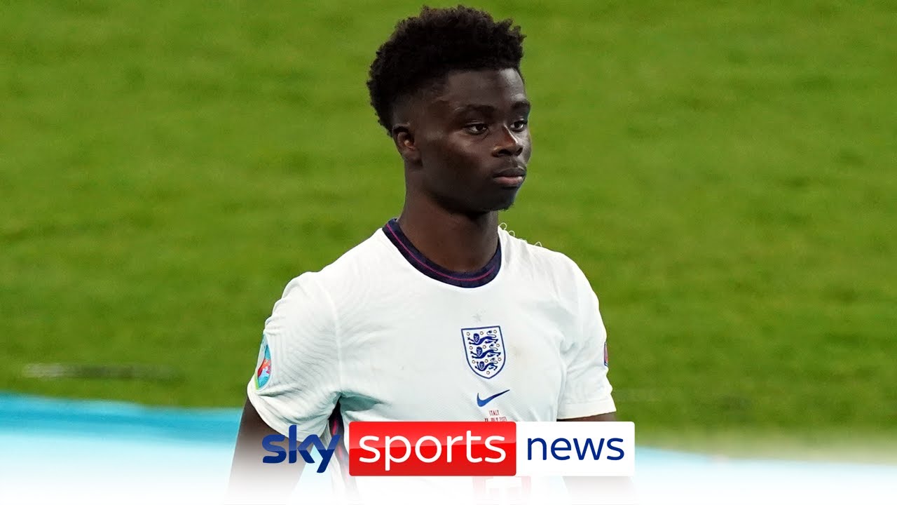 Букайо Сака впервые выступил с заявлением после расистских оскорблений после финала Евро-2020