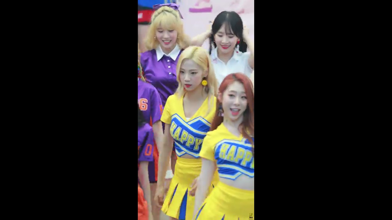 [4K] 170618 우주소녀 - HAPPY 여름 직캠 (Cosmic Girls, WJSN Yeoreum Fancam) @COEX 게릴라 공연