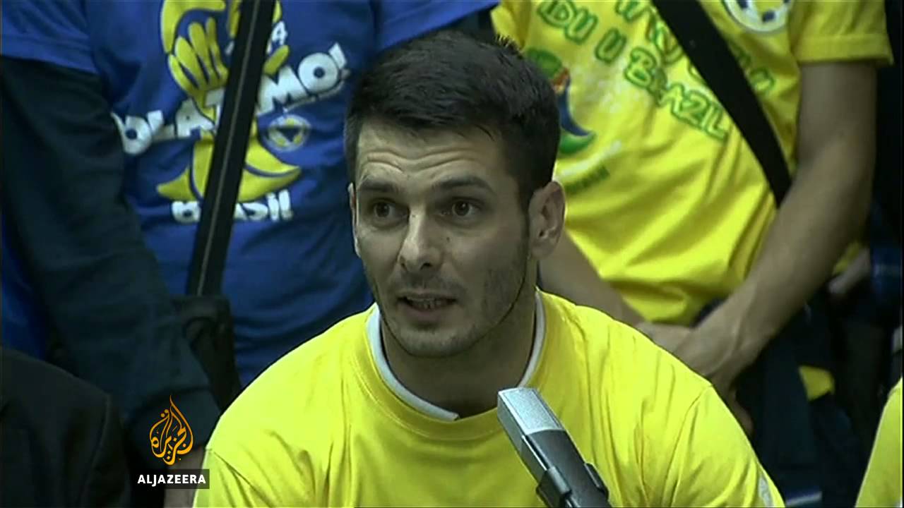 تحتفل البوسنة والهرسك بنجاح منتخبها الوطني لكرة القدم
