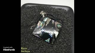 Diamond-shaped pendant in black and abalone mother-of-pearl