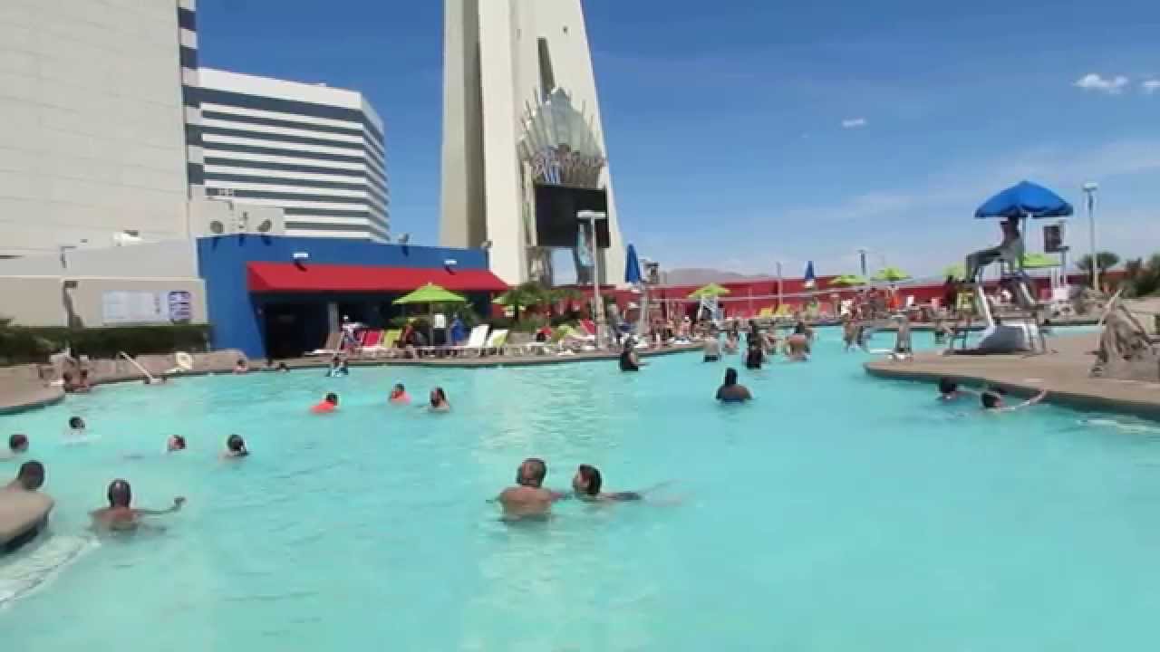 Udholde Pløje vurdere Stratosphere - View From The Pool - YouTube