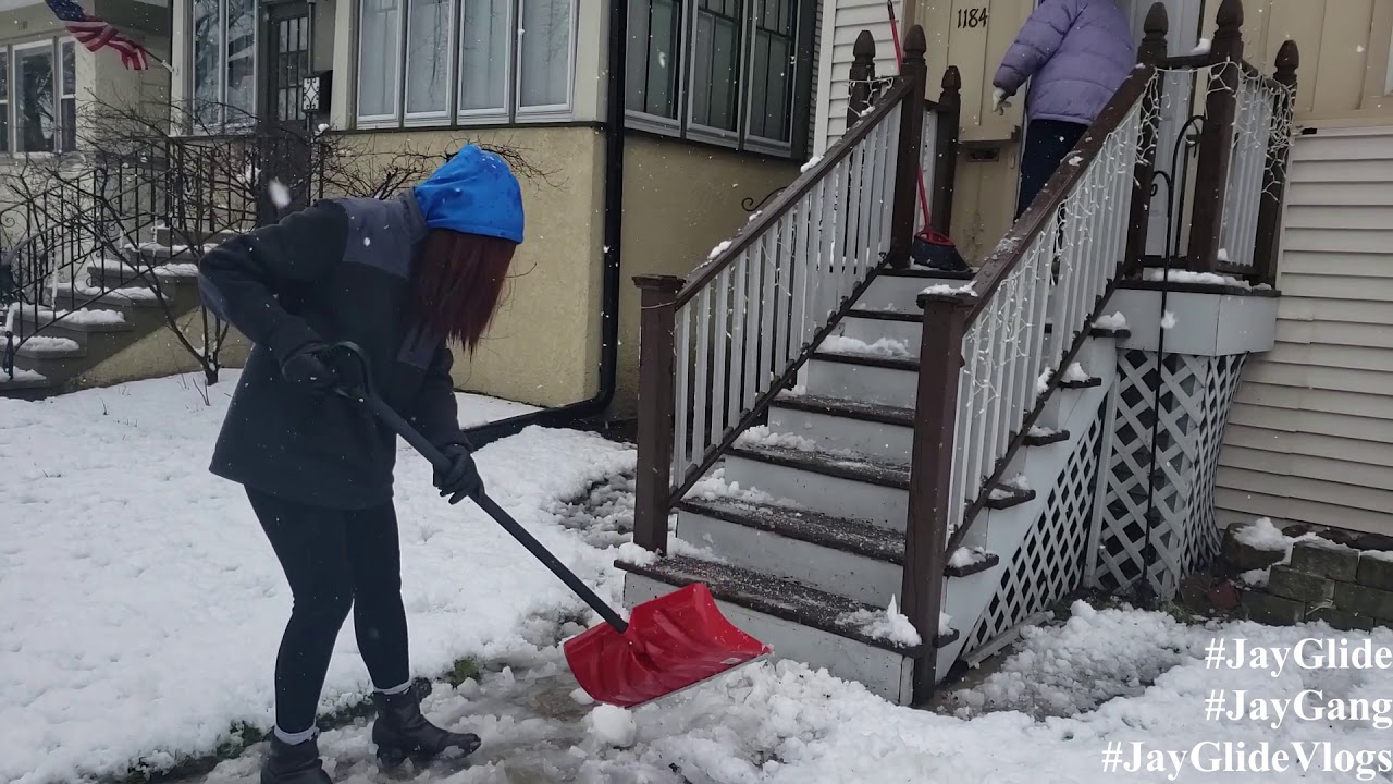 Agatha's First Snow in Chicago JayGlideVlogs JayGang YouTube