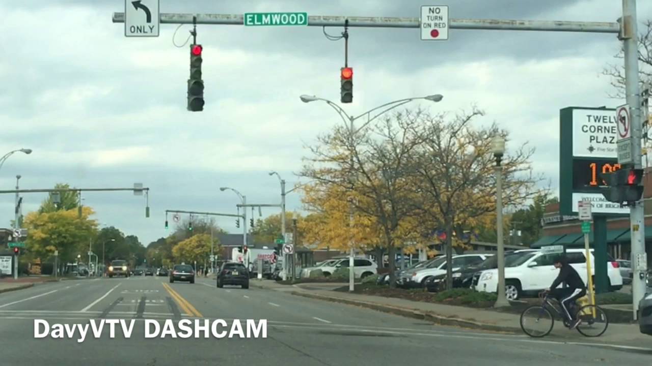 Unmarked Police Vehicle NY Plate FLH1498 Drives Through Red Light