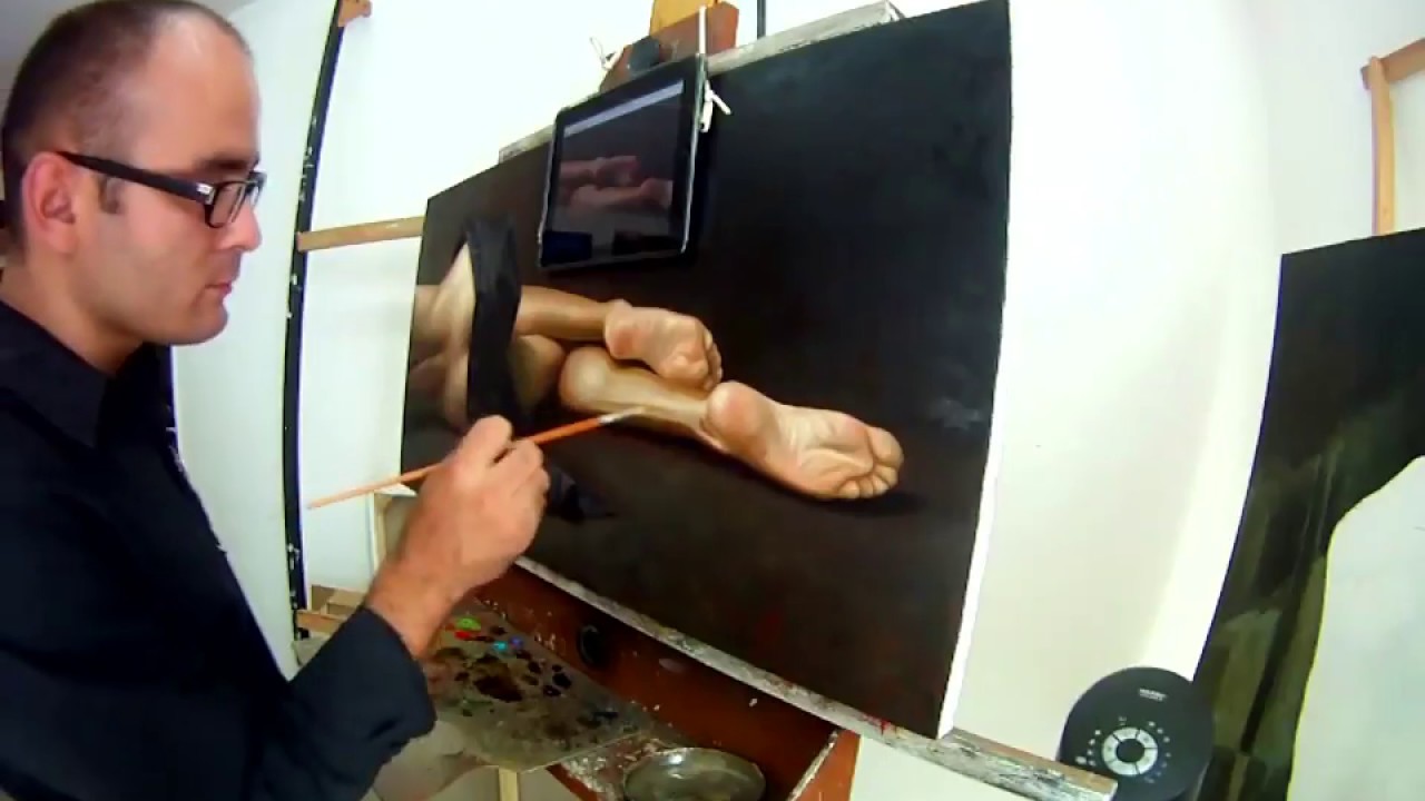 pintando la Obra Desnudez.