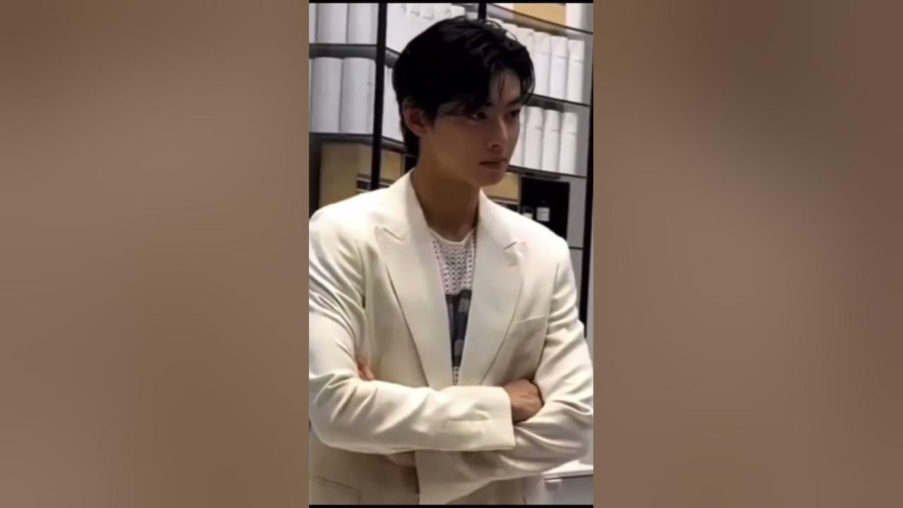 Cha Eun-woo Celebrated The Launch Of Dior Beauty's Dioriviera