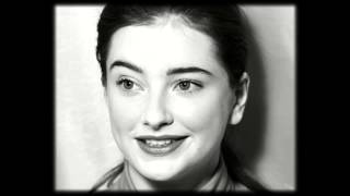HUNGER TV: ACTRESS PROFILES - ANTONIA CLARKE