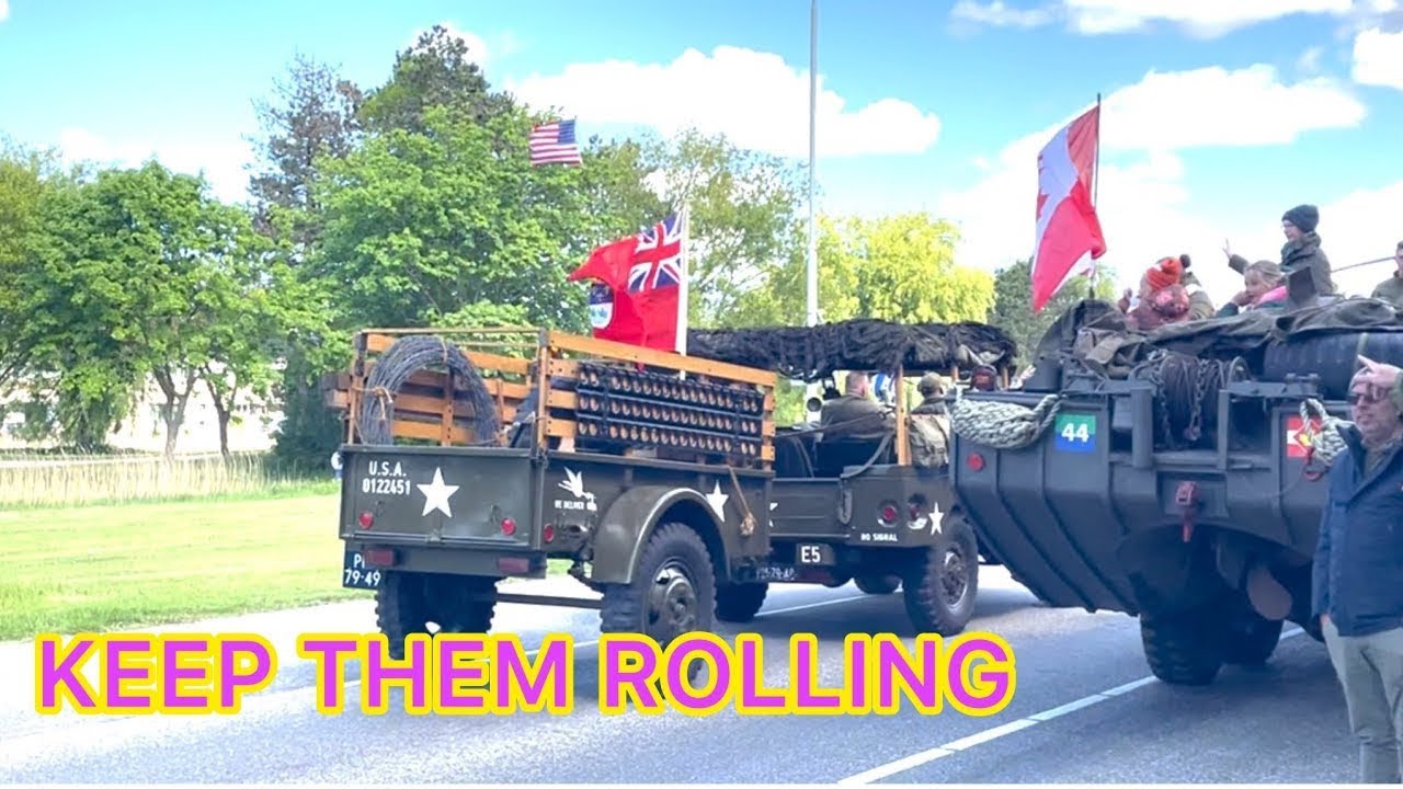 🇳🇱🇳🇱🇳🇱 KEEP THEM ROLLING optocht van militaire voertuigen door Franeker