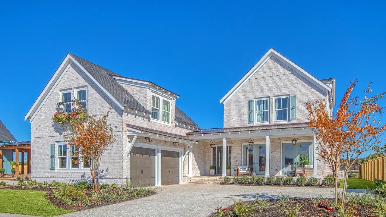 Tour a HGTV Featured Home in Greenville South Carolina | Lots up to 1 Acre | Taylors South Carolina