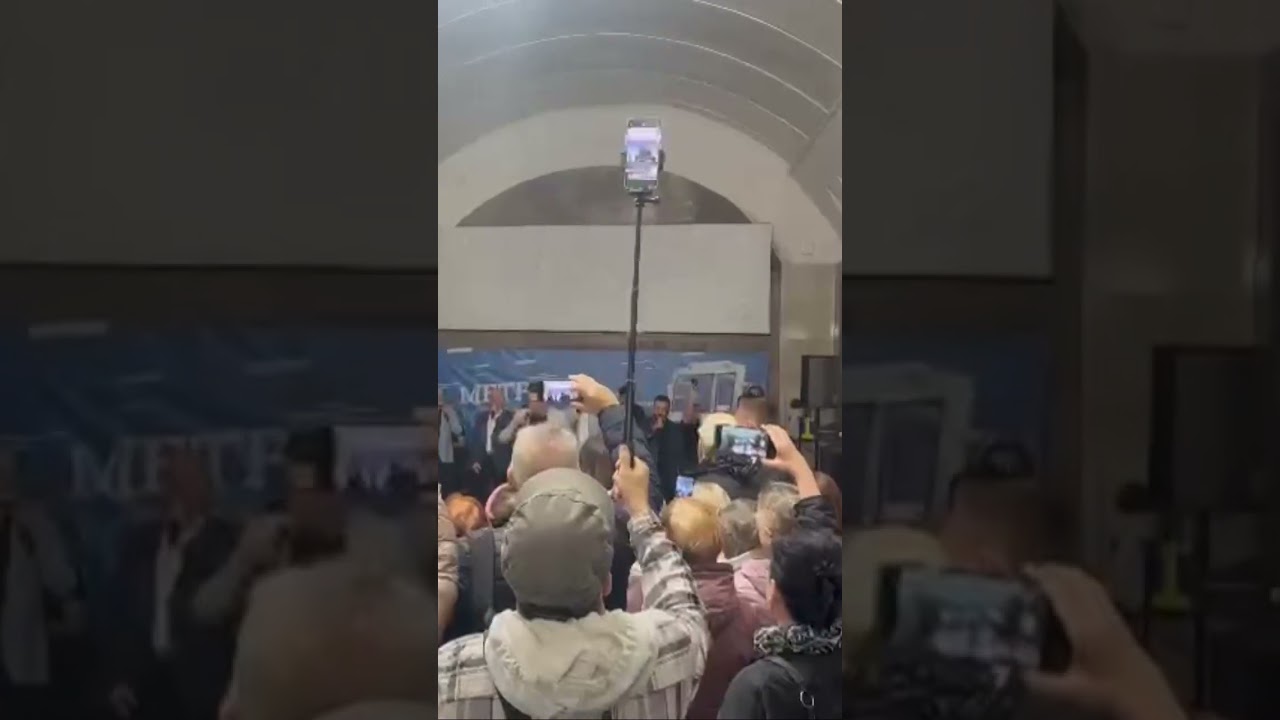 Хор Турецкого в метро Екатеринбурга 🙀