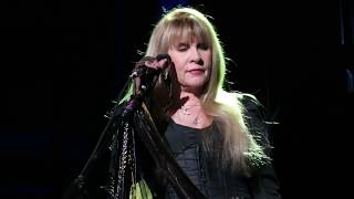 Fleetwood Mac - "Don't Dream It's Over" - Bankers Life Fieldhouse, Indianapolis, IN - 10/16/18 chords