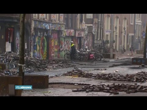 Ontruiming Slangenpand: ouderwetse strijd krakers  - RTL NIEUWS