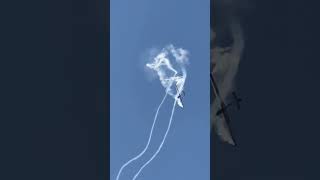 Download Lagu Swift S1 Glider Aerobatics Heart Maneuver by @LucaBertossio | Smoke On Sky Display MP3