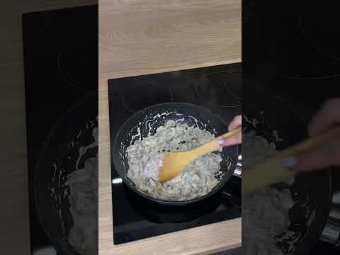 Картофельная запеканка с грибами и фаршем 🔥 Рецепт в комментариях 👉🏻