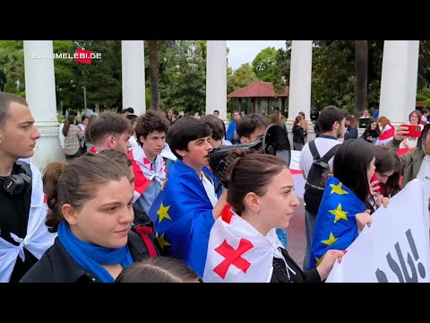 ბათუმში განახლდა სკოლების მოსწავლეების ანტირუსული აქცია - 16 მაისი