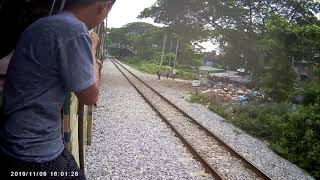 2019ミャンマー国鉄　ヤンゴン環状線　ドア開放列車沿線の風景