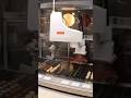 Робот готовит лапшу в японском кафе#robot