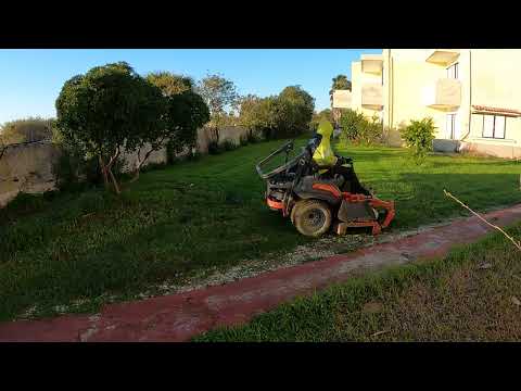 Lawn Mowing with the Husqvarna Z560x