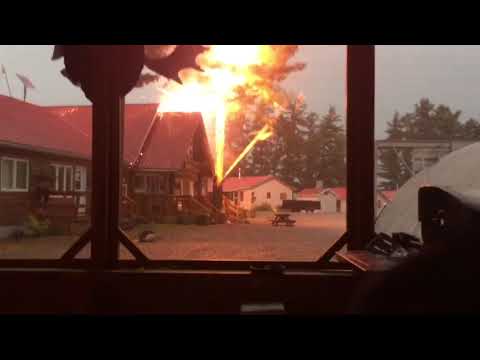 Awesome lighting strike on a pine !