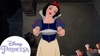 Haciendo un pastel con Blancanieves | Disney Princesa