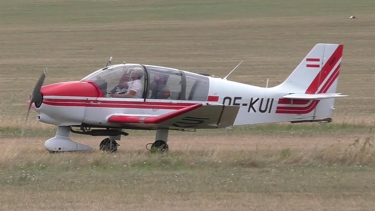 Robin DR400/180R Remorqueur landing at Airfield Spitzerberg | OE-KUI