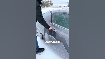Giet nooit heet water over een bevroren autoruit 🚫❄️ | Winterautohack #interessant #geweldig #kor...