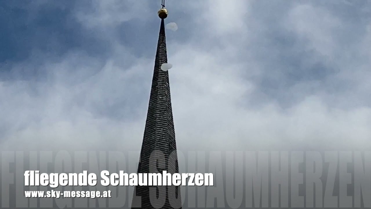 Fliegende Schaumherzen, Flugschaum von sky message Luftwerbung