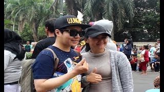 Im Tending Ujung Oppa In Jakarta Car-Free-Day Area Fans Greeting