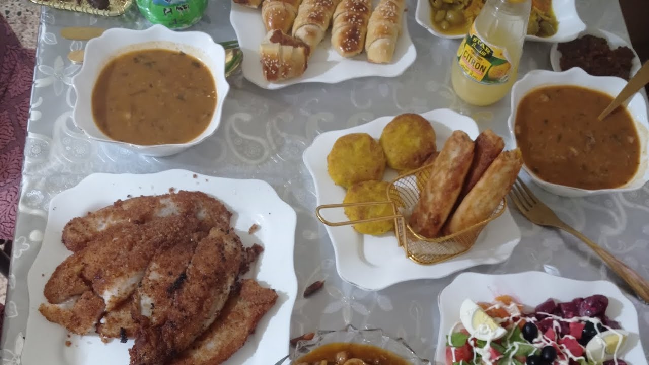 طاولة افطار رمضان 🌜شوربة فريك مملحة كرواصو مالحين حوت فيلي دو صول 