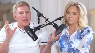 Download Lagu Julie and Todd Chrisley Spill Prison-Life Secrets MP3 Download Lagu Julie and Todd Chrisley Spill Prison-Life Secrets MP3