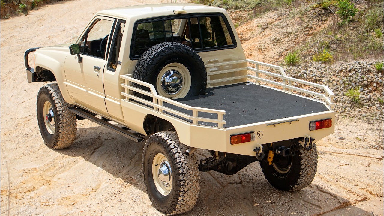 Cab ROAD TO vol.50‼︎ Walk-Around of This Rad Flatbed Toyota Pickup at Car Cave! - YouTube