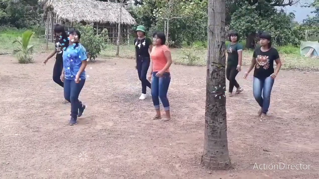 Dança na Aldeia Nossa senhora Auxiliadora 