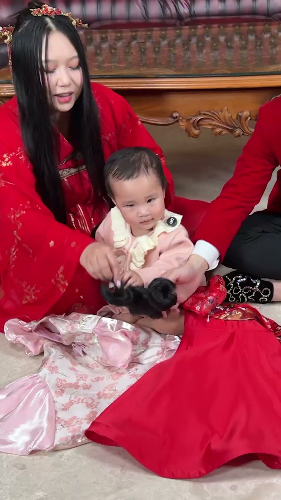 Pertama Kali Sophia Pakai Wig