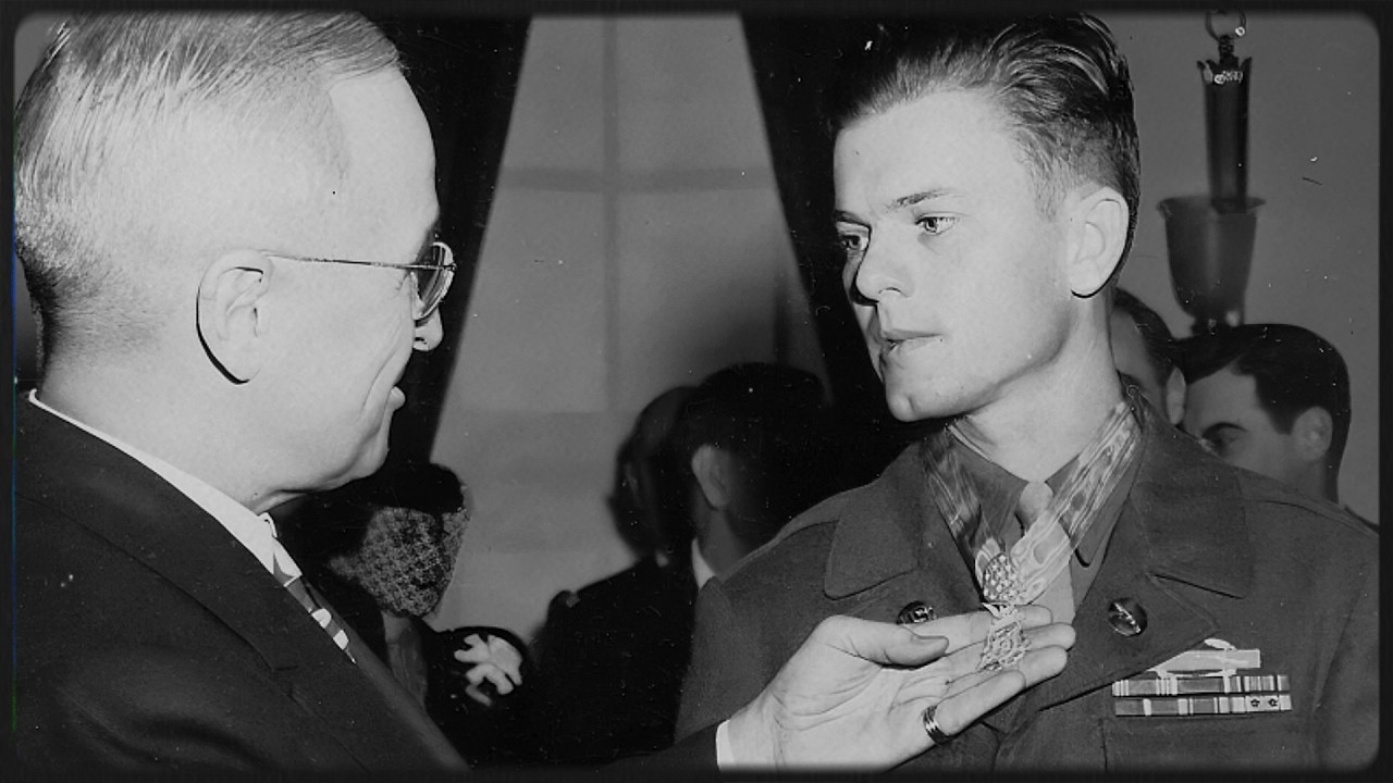 【二戰奇蹟】他只有三年學歷，卻在36分鐘內單槍匹馬屠殺40名日軍｜被遺忘的太平洋英雄