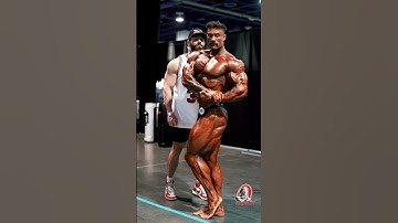 CBUM POSING BACKSTAGE BEFORE 2024 60TH MR OLYMPIA