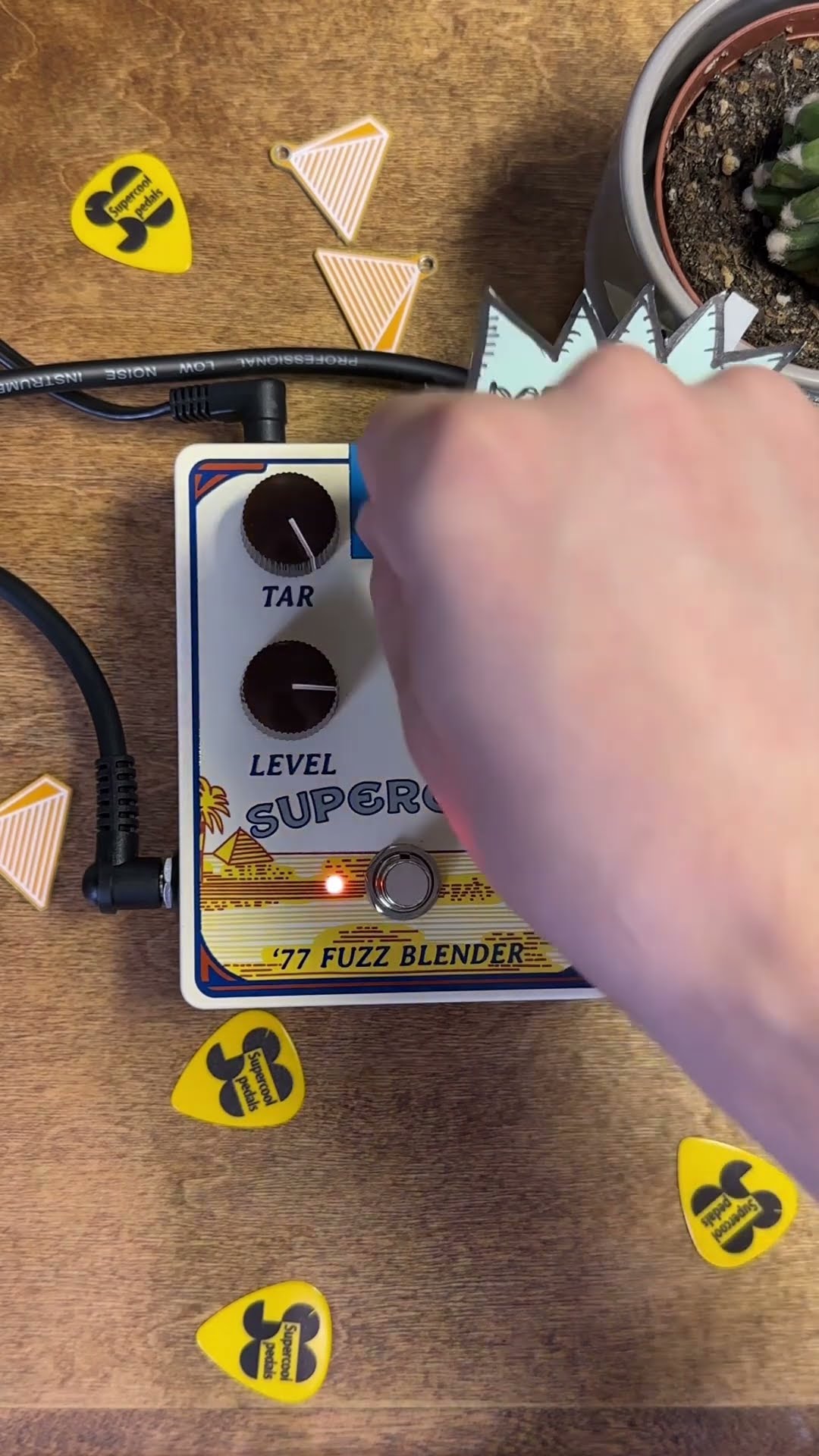 Yellowcake Pedals Fried Gold Overdrive - YouTube