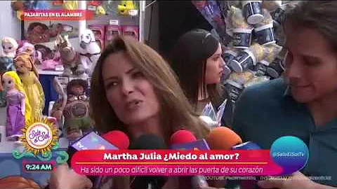 Martha Julia presenta a su novio ante los medios |...