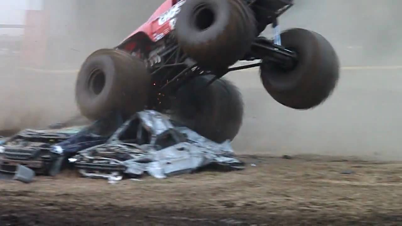 Vermonster 4x4 Ghost Ryder Freestyle Takes It Through The Mud Pit