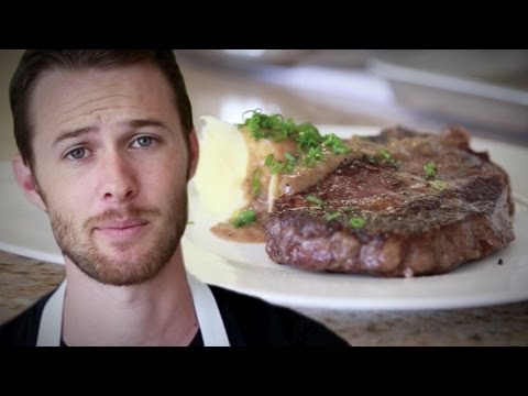 Video: American Style Beef Steaks With Tomatoes