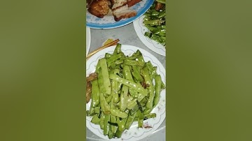 Bữa cơm đạm bạc của anh em công nhân lao động