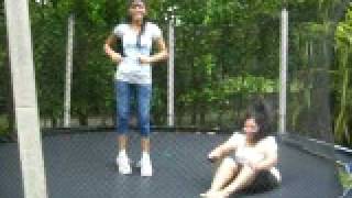 Rajvi & parita on trampoline