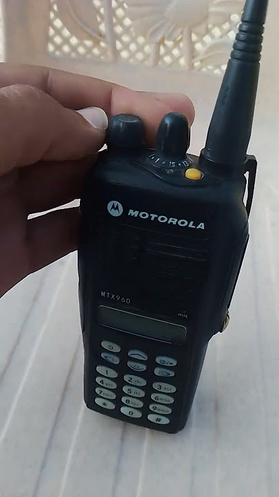 Motorola walkie talkie startup and weird noise