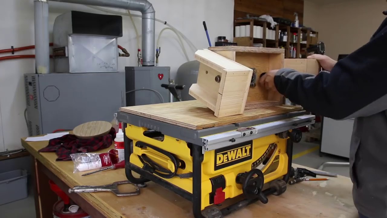 Тарелка из дерева без токарного станка,a plate of wood without a lathe