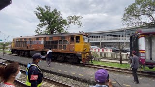 Changed the 211 locomotive to Alsthom at Bang Sue. Use a new streak set.