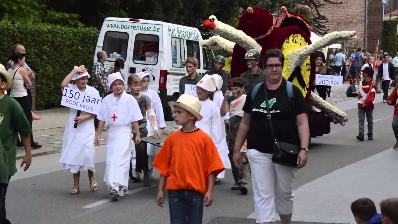 Optocht Bloemencorso Loenhout 2014