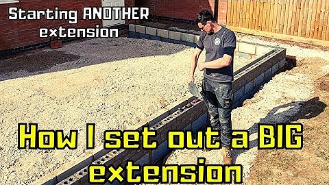 Bricklaying - Setting out a BIG extension - Teaching the apprentice #vlog #renovation
