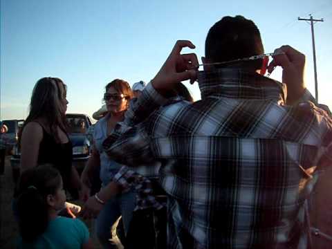 pelea de mujeres en dos palos ca,(carrera d Caball...