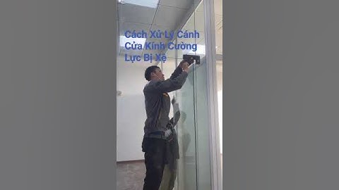Cách Xử Lý Cánh Cửa Kính Bị Xệ | 0977268520 #cuakinh #vachkinh  #kinhcuonglucquangnamphat #shorts