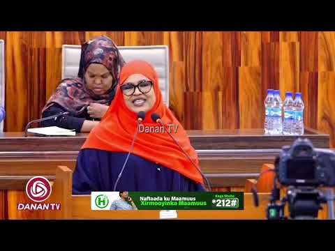 Xildhibaan Caasha Koos Baarlamaanka Cod Uu Ka Kala Baxaaye Cod Noogaliya Sharcigan